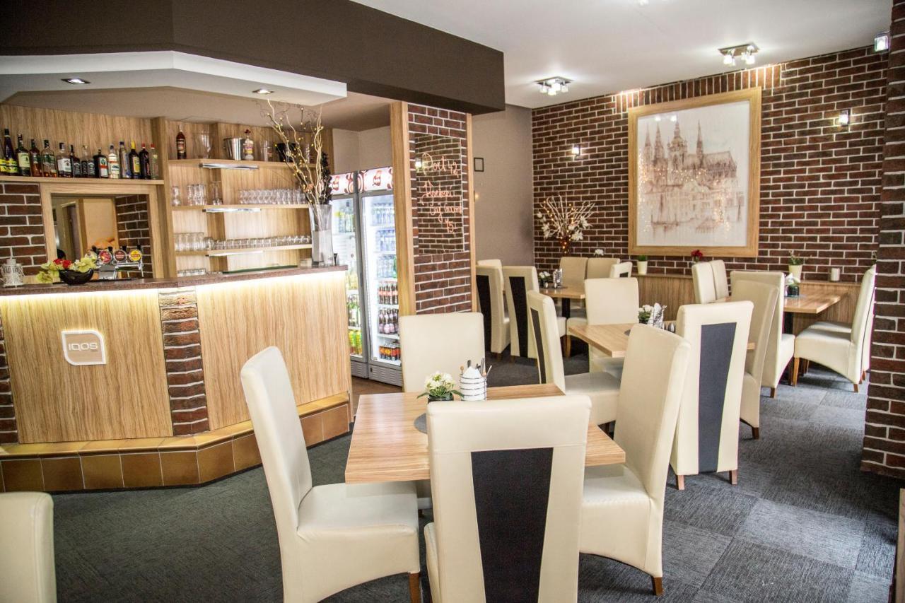 Hotel U Mesta Prahy Náchod Kültér fotó