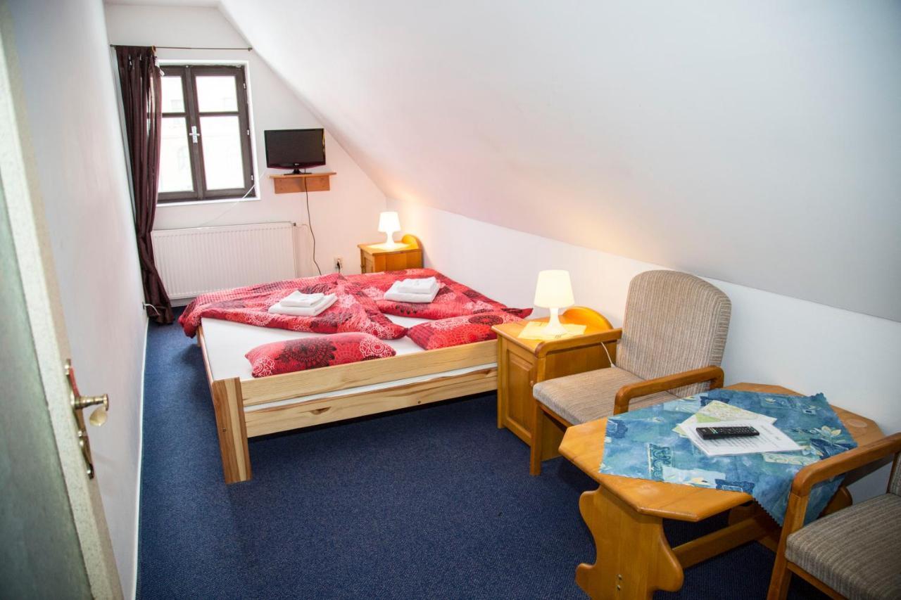Hotel U Mesta Prahy Náchod Kültér fotó